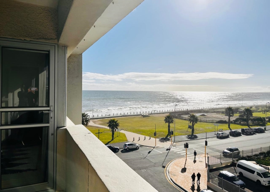 To Let 3 Bedroom Property for Rent in Mouille Point Western Cape